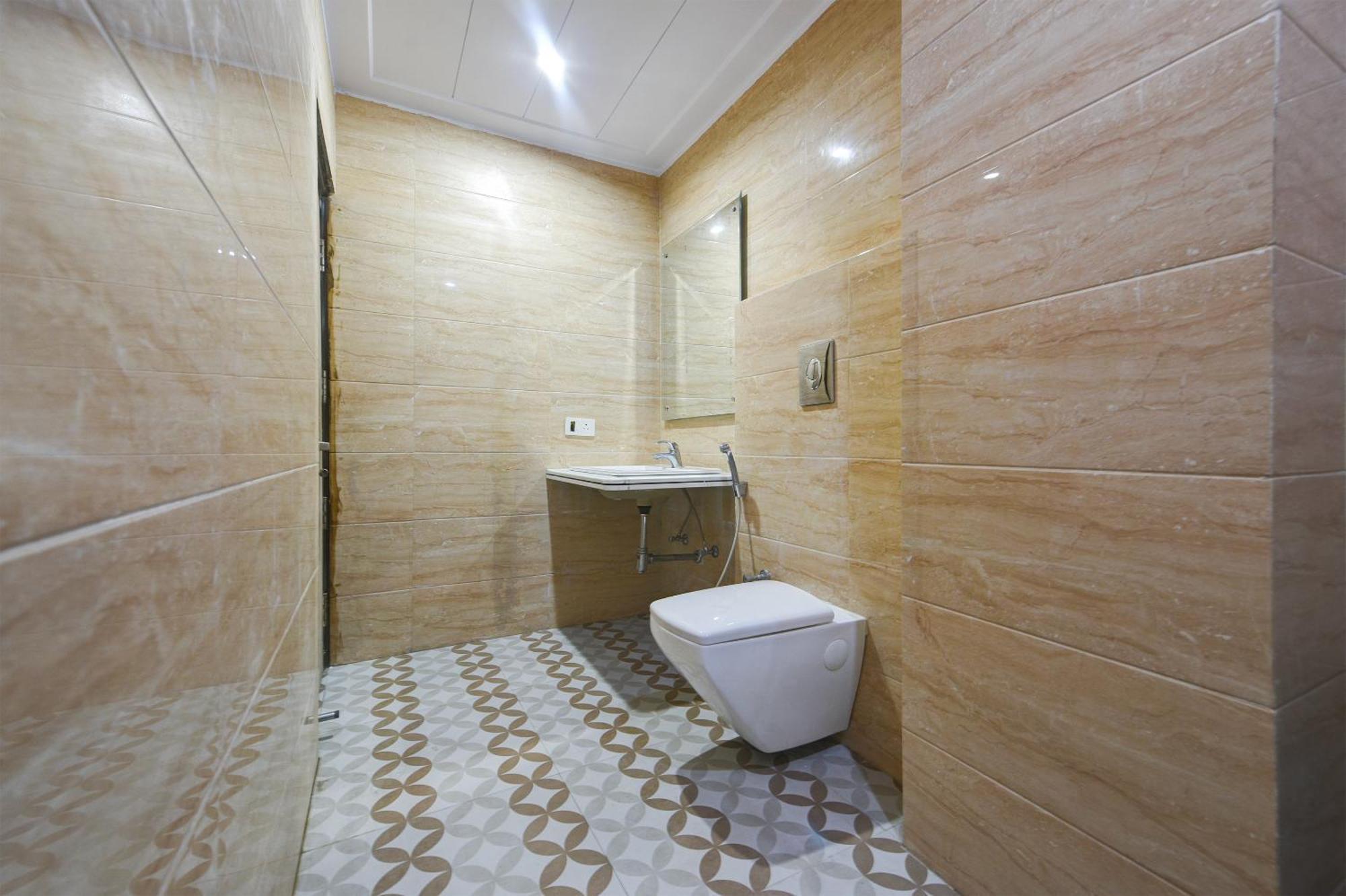 Hotel Geet Deluxe Нью-Дели Экстерьер фото