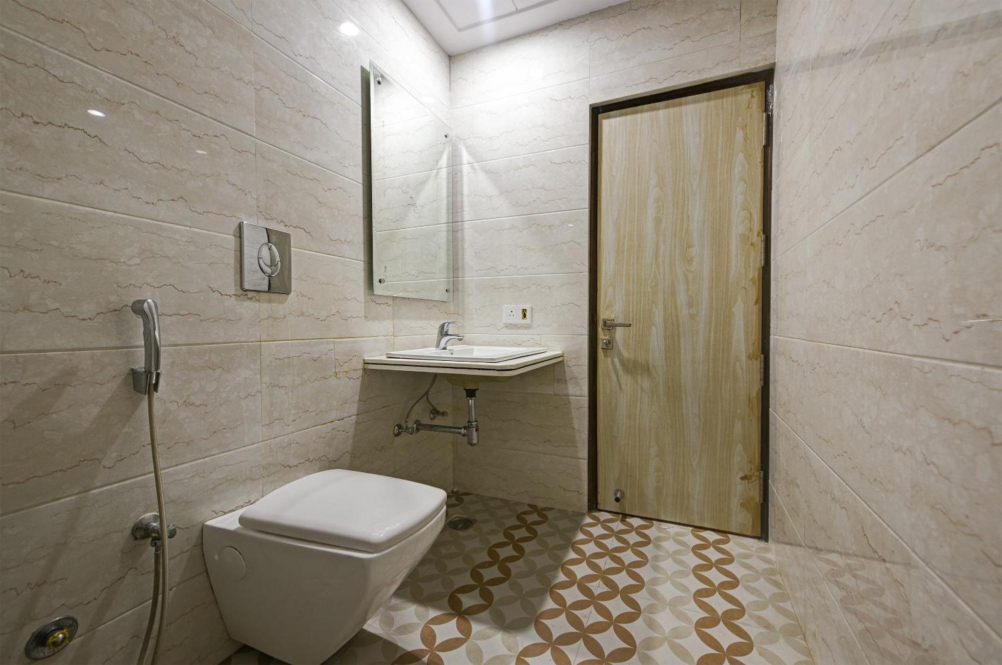 Hotel Geet Deluxe Нью-Дели Экстерьер фото